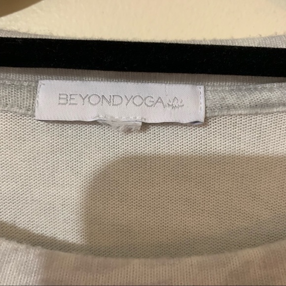 Beyond Yoga Leopard Favorite Raglan Crew Pullover in Grey Leopard - Picture 12 of 15